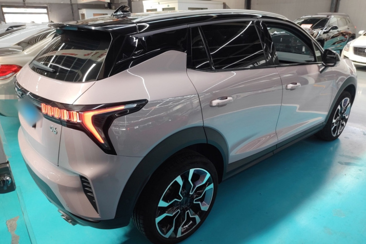 领克06 2023款 Remix 1.5T Shero车身外观7