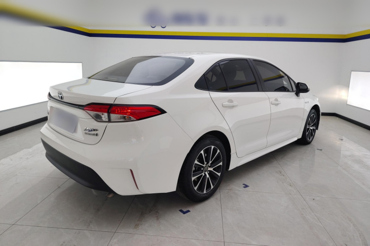 丰田 雷凌 2023款 智能电混双擎 1.8L 领先版车身外观7