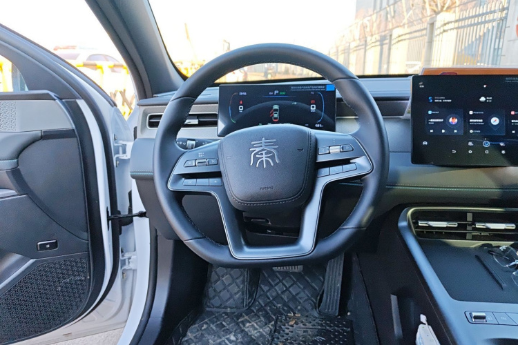 比亚迪 秦PLUS 2025款 DM-i 智驾版 128KM进取型中控内饰13