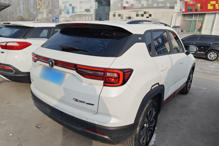 长安CS35PLUS 2022款 1.6L 手动豪华版车身外观7