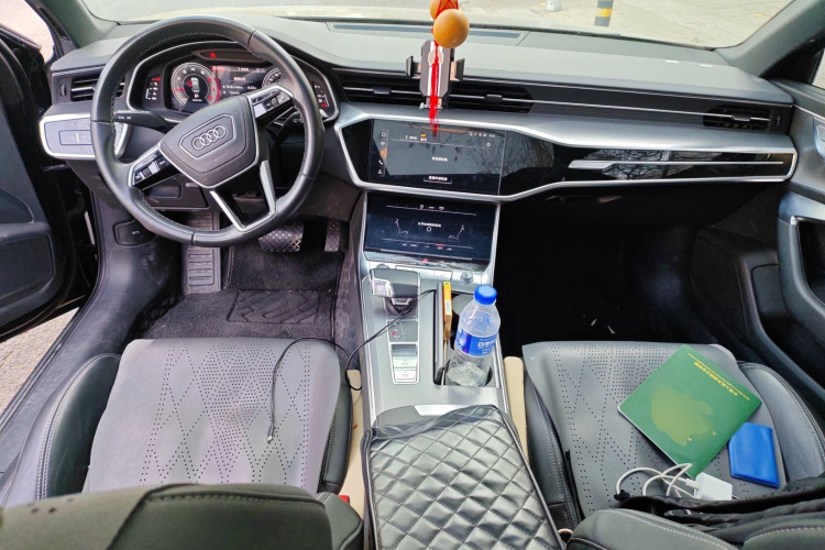 奥迪A6L 2024款 40 TFSI 豪华动感型中控内饰12