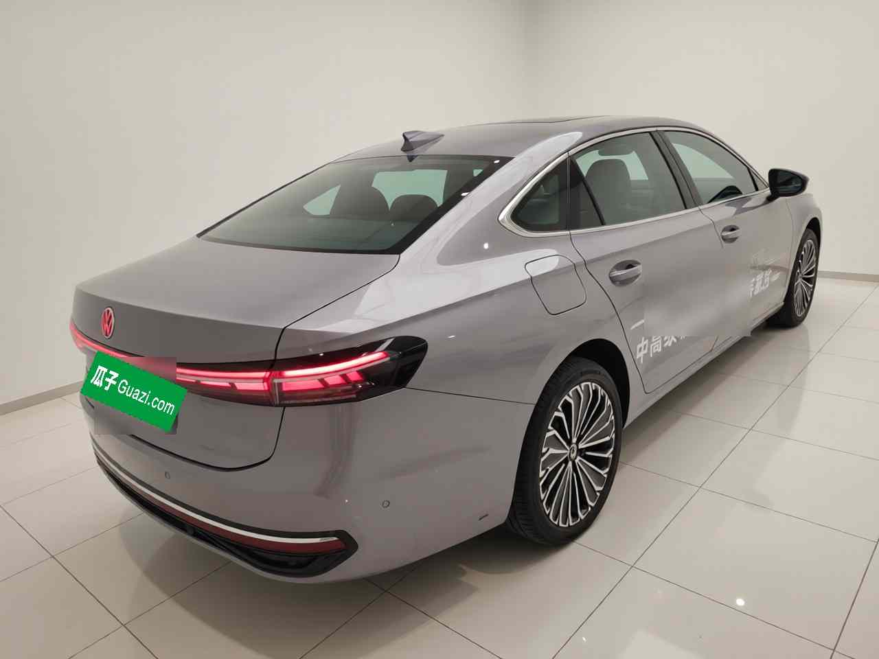 大众 帕萨特 2025款 Pro 380TSI 龙尊版(5)