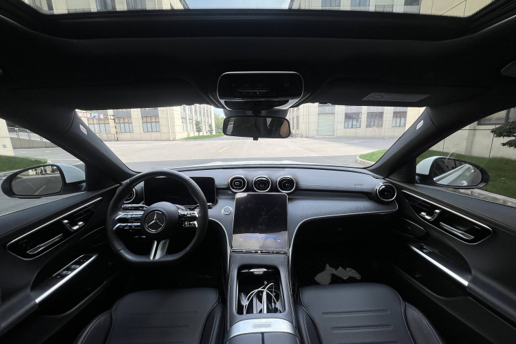 奔驰C级 2023款 改款 C 200 L 运动版中控内饰7001