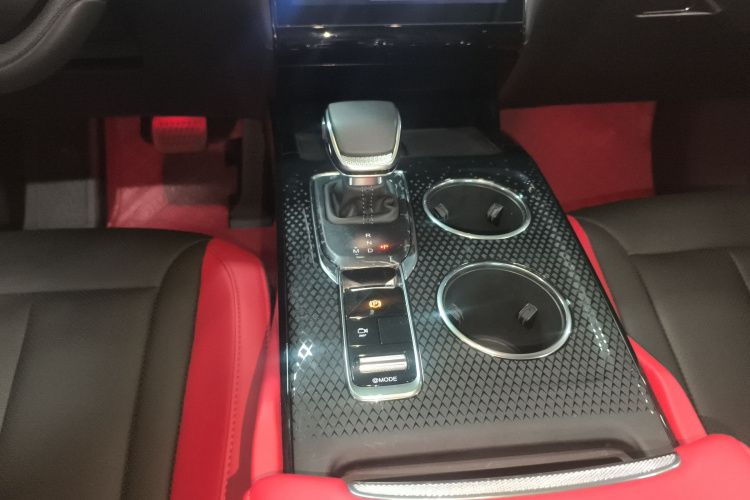 红旗HS3 2023款 1.5T 两驱善为版局部细节18