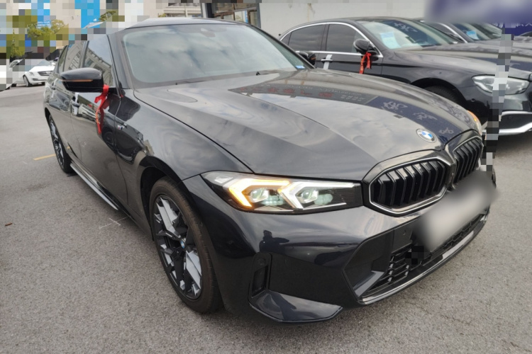 宝马3系 2025款 330Li M运动曜夜套装车身外观3