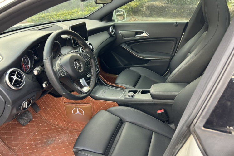 奔驰CLA 2016款 改款 CLA 200 动感型局部细节19