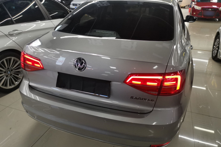 大众 速腾 2017款 1.6L 自动舒适型车身外观6