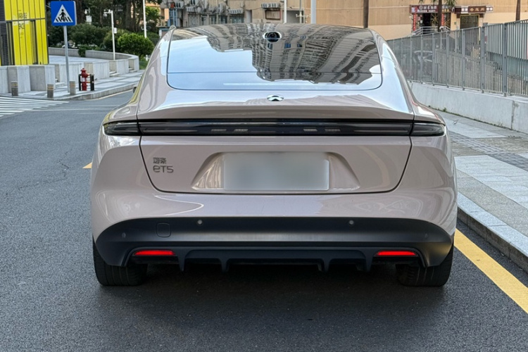 蔚来ET5 2022款 75kWh车身外观6005