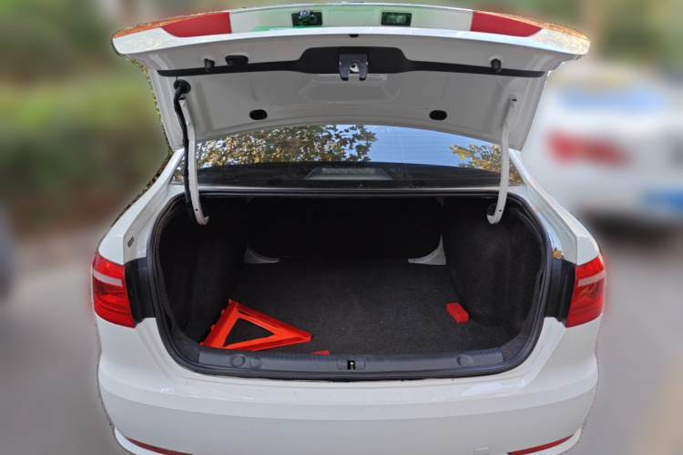 大众 朗逸 2017款 1.6L 自动风尚版中控内饰23