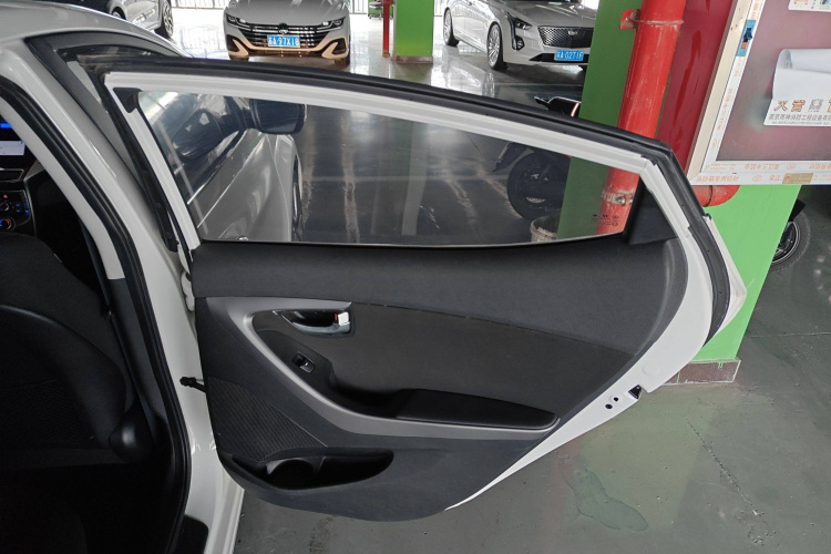 现代 朗动 2015款 1.6L 自动领先型中控内饰7006