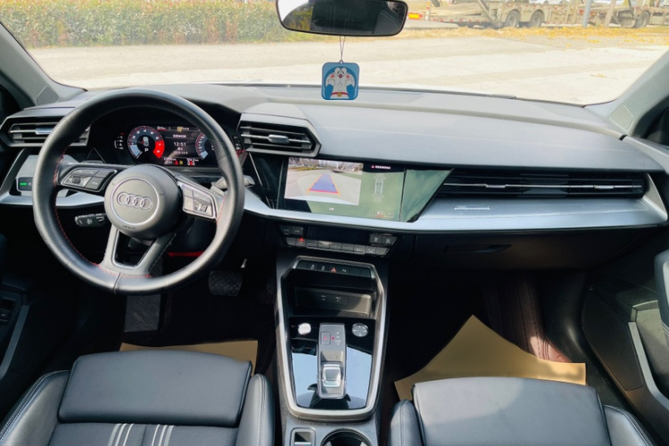 奥迪A3 2023款 改款 A3L Limousine 35 TFSI 时尚运动型中控内饰7005