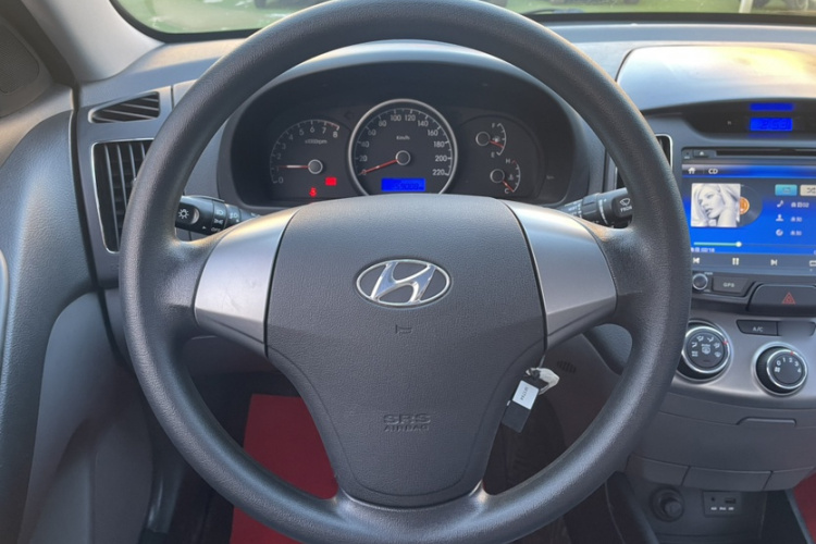 现代 悦动 2011款 1.6L 手动舒适型局部细节9009