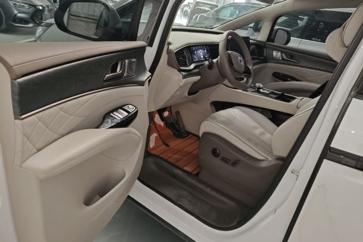 腾势D9 2022款 DM-i 1040 尊贵型中控内饰20