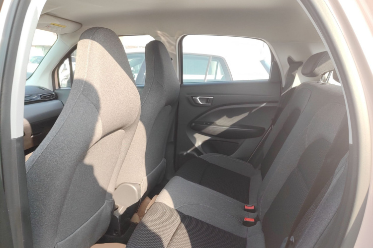 零跑汽车 零跑T03 2021款 400轻享版 三元锂中控内饰21