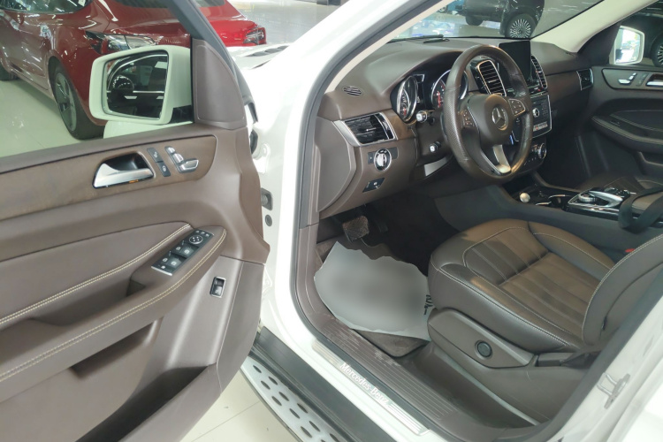 奔驰GLE 2016款 GLE 320 4MATIC 豪华型中控内饰20