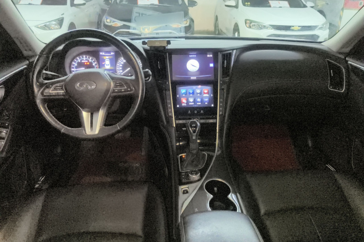 英菲尼迪Q50L 2018款 2.0T 舒适版 国V中控内饰12