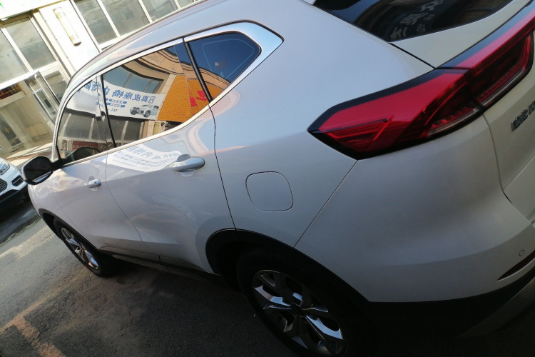 哈弗H6 2021款 国潮版 1.5GDIT 自动冠军版车身外观4