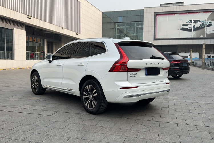 沃尔沃XC60 2023款 B5 四驱智逸豪华版车身外观6006