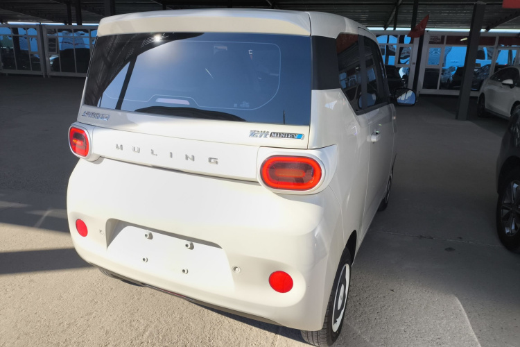 五菱汽车 宏光MINIEV 2024款 第三代 215km 青春版车身外观7