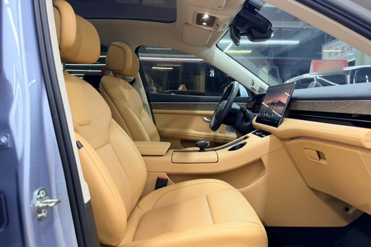 鸿蒙智行 问界M5 2022款 增程四驱旗舰版局部细节41