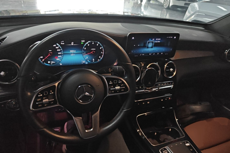 奔驰GLC轿跑 2020款 GLC 260 4MATIC 轿跑SUV中控内饰12