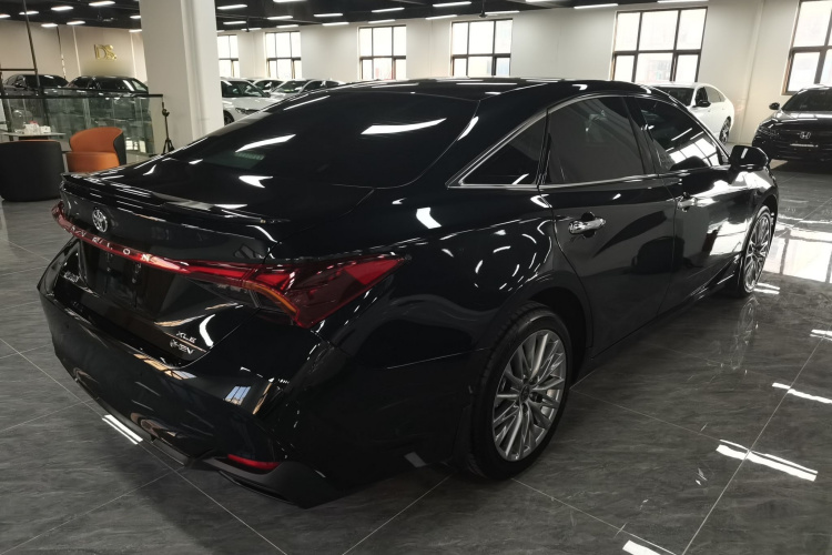 丰田 亚洲龙 2024款 双擎 2.5L XLE尊贵版车身外观7