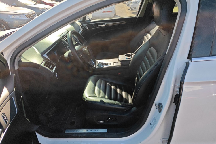 福特 蒙迪欧 2017款 EcoBoost 180 时尚型局部细节19