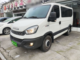 依维柯欧胜 2021款 3.0T 自动超瑞短轴低顶侧拉门F1C