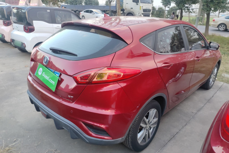 长安 逸动 2016款 XT 1.6L 手动俊酷型车身外观6005