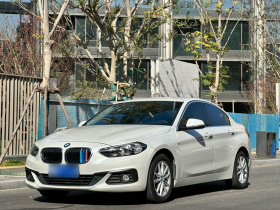 宝马1系 2017款 118i 时尚型