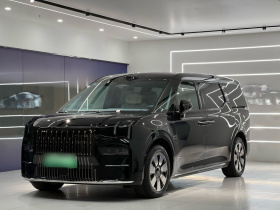 极氪009 2024款 六座行政版四驱 108kWh