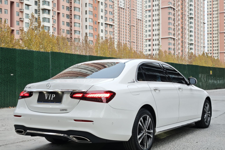 奔驰E级 2023款 改款 E 260 L 运动型车身外观6003