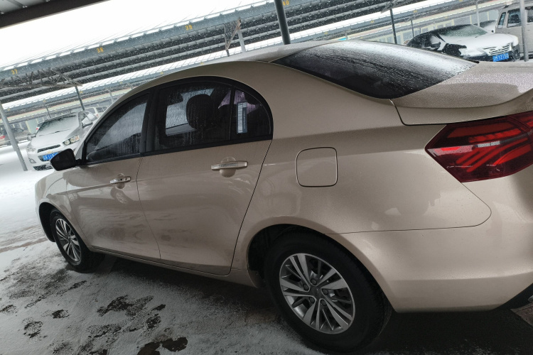 吉利汽车 帝豪 2018款 1.5L 手动豪华型车身外观4