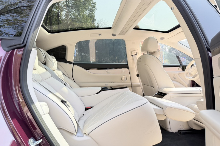 鸿蒙智行 享界S9 2025款 增程 Ultra中控内饰7006