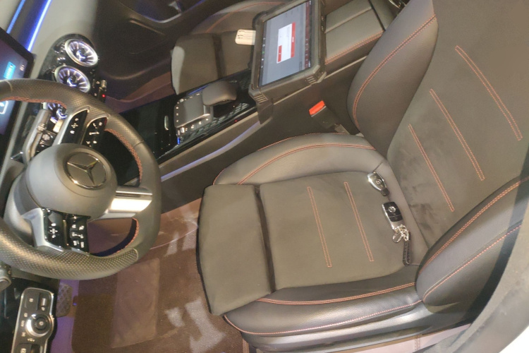 奔驰A级 2024款 A 200 L 时尚型中控内饰19