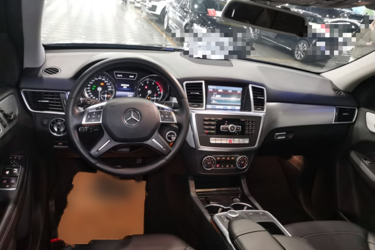 奔驰M级 2015款 ML 320 4MATIC中控内饰7002