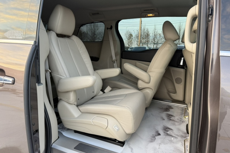 别克GL8 2017款 25S 豪华型 国V中控内饰7004