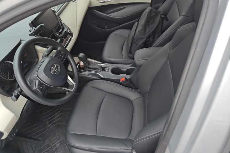 丰田 卡罗拉 2019款 1.2T S-CVT GL-i精英版局部细节19