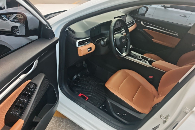 吉利汽车 帝豪 2025款 第4代 1.5L CVT旗舰型中控内饰20