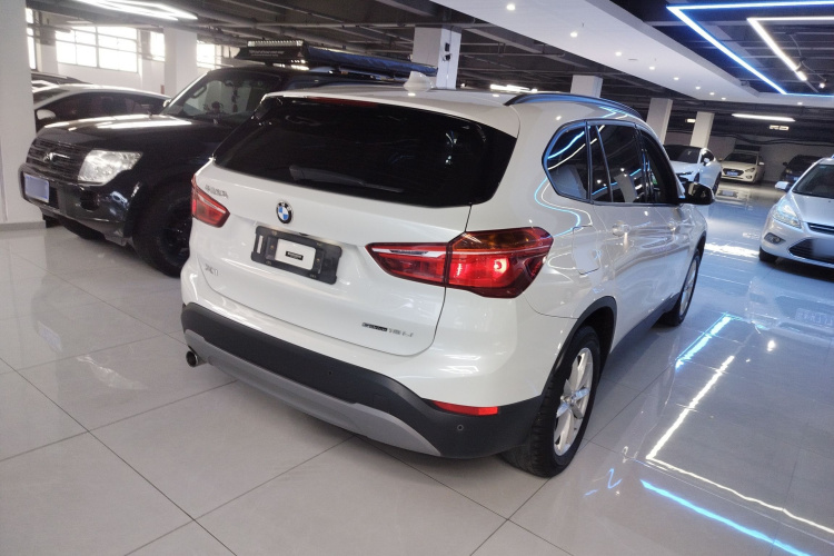 宝马X1 2019款 sDrive18Li 时尚型车身外观6006