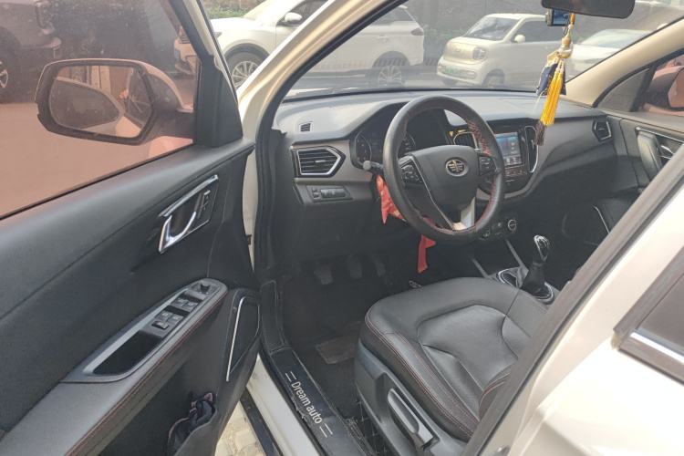 一汽 森雅R7 2017款 1.6L 手动豪华型中控内饰20