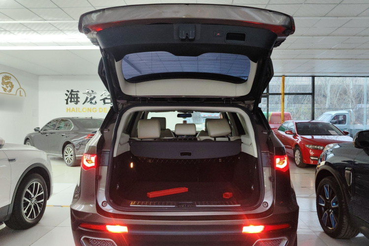 众泰T700 2017款 1.8T 双离合尊贵型机舱底盘23