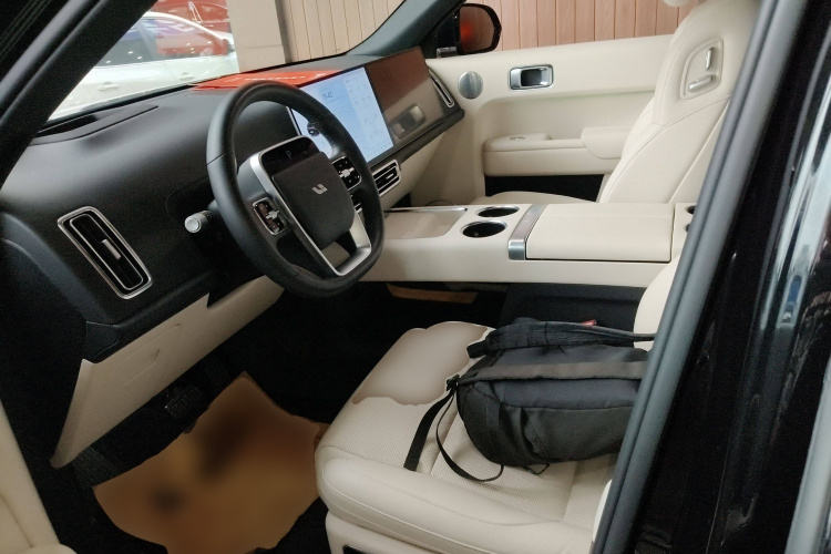 理想汽车 理想L9 2023款 Pro中控内饰19