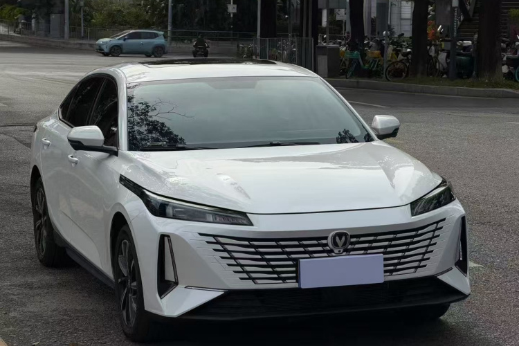 长安 逸动 2025款 蓝鲸 1.5T 500Bar尊贵型车身外观6003