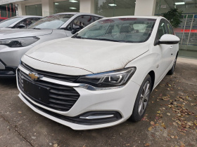 雪佛兰 科鲁泽 2022款 320 自动悦享天窗版