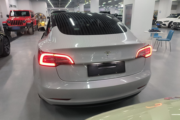 特斯拉 Model 3 2022款 后轮驱动版车身外观6004