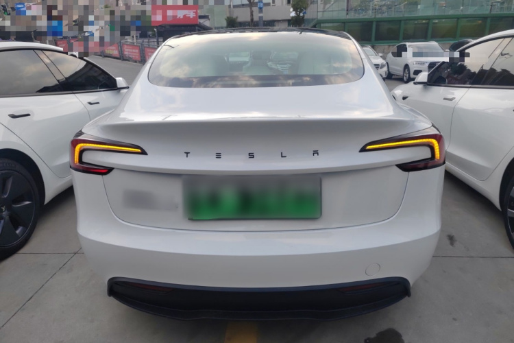 特斯拉 Model 3 2025款 改款 长续航后轮驱动版车身外观6
