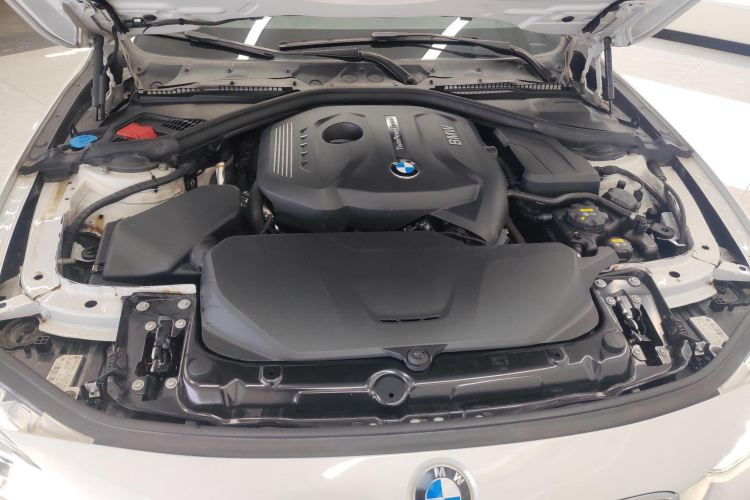 宝马3系 2017款 320Li 时尚型机舱底盘24