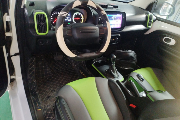 荣威 科莱威CLEVER 2021款 302km卓越版中控内饰7002