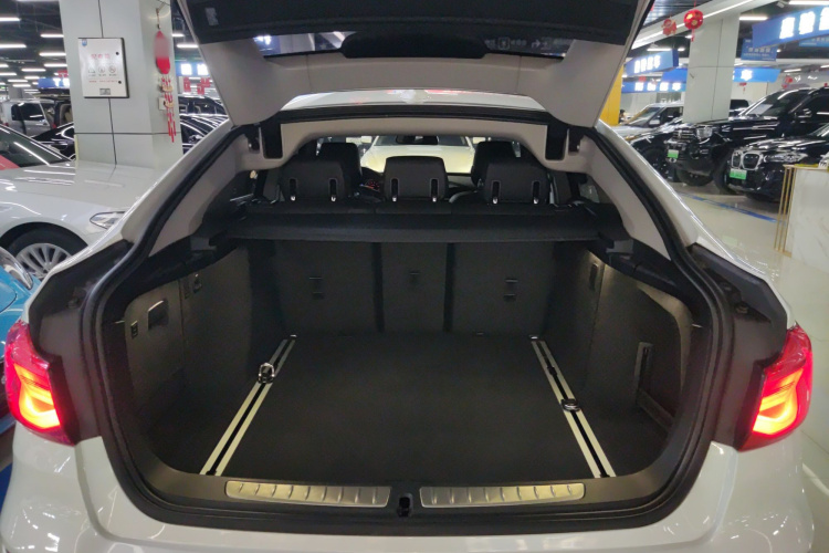 宝马3系GT 2019款 320i 时尚型局部细节23